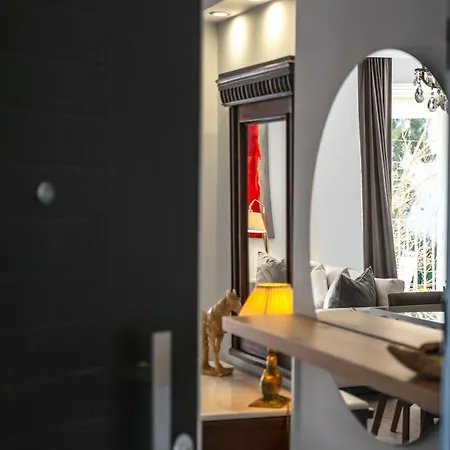 Riviera Aelia Luxury By The Sea Apartment *