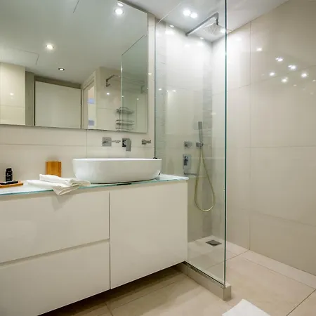 Riviera Aelia Luxury By The Sea Apartment *